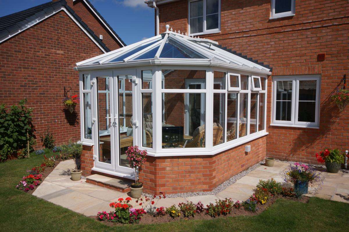 Example of a conservatory with polycarbonate roof
